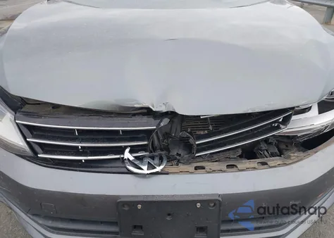 2018 Volkswagen Jetta 1.4T Se/1.4T Wolfsburg Edition z USA, uszkodzony, nr VIN 3VWDB7AJXJM257741